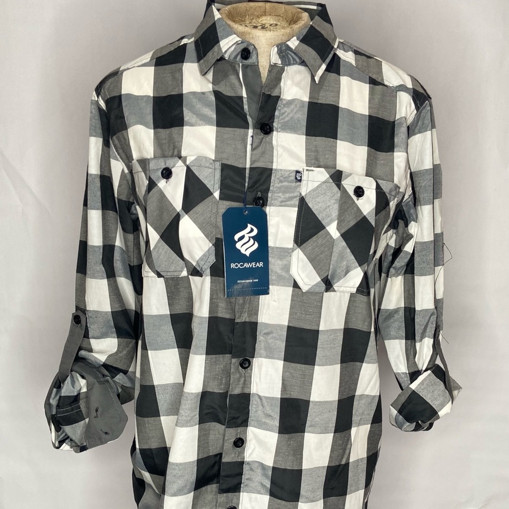 Rocawear | Size Small | Black & White | Button Down Long Sleeve Shirt